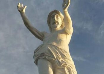 The 16-foot image of the Risen Christ unveiled in Guagua Town