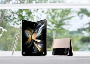 Unfold your Newest Phone with Samsung Galaxy Z Flip 4 & Fold 4