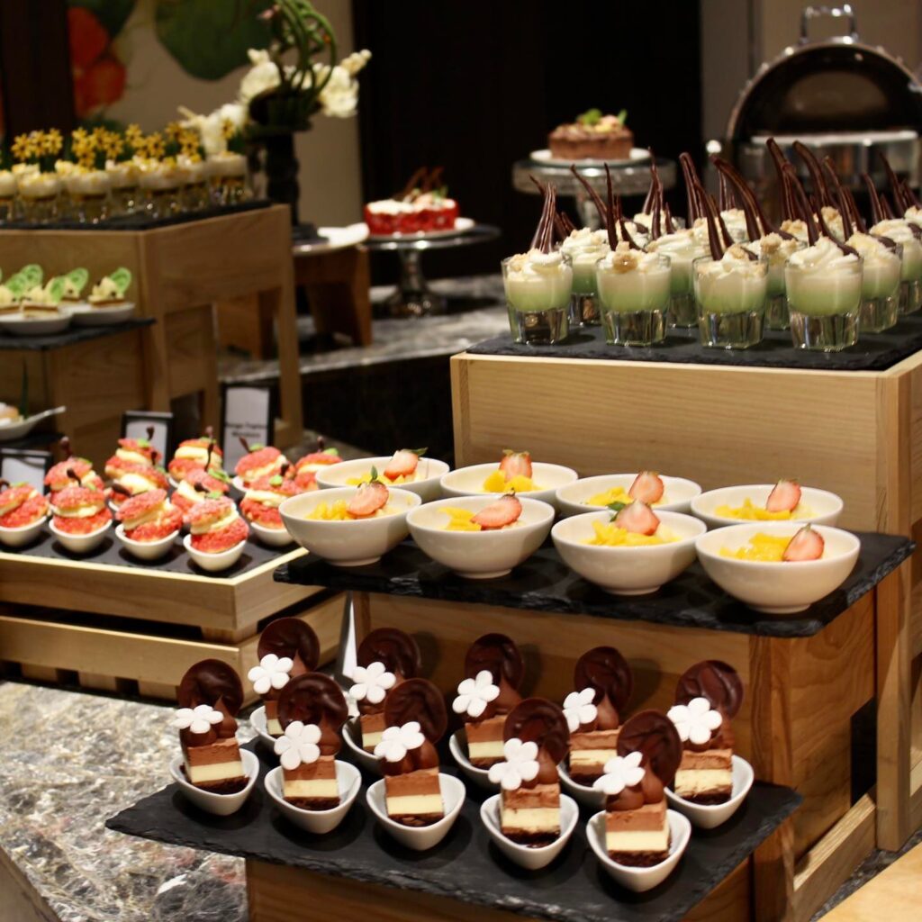 Hilton Clark Sun Valley Resort: Food