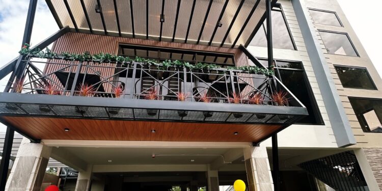 Where the Food Is Fire and the Karaoke Is Even Hotter: Welcome to Xyrelle’s Diner