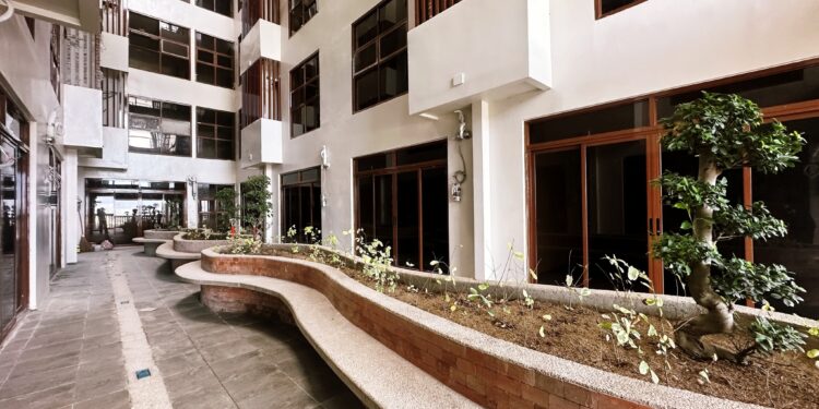 Veloce Tower Mall: Wake Up to a View and a Lifestyle That Inspires